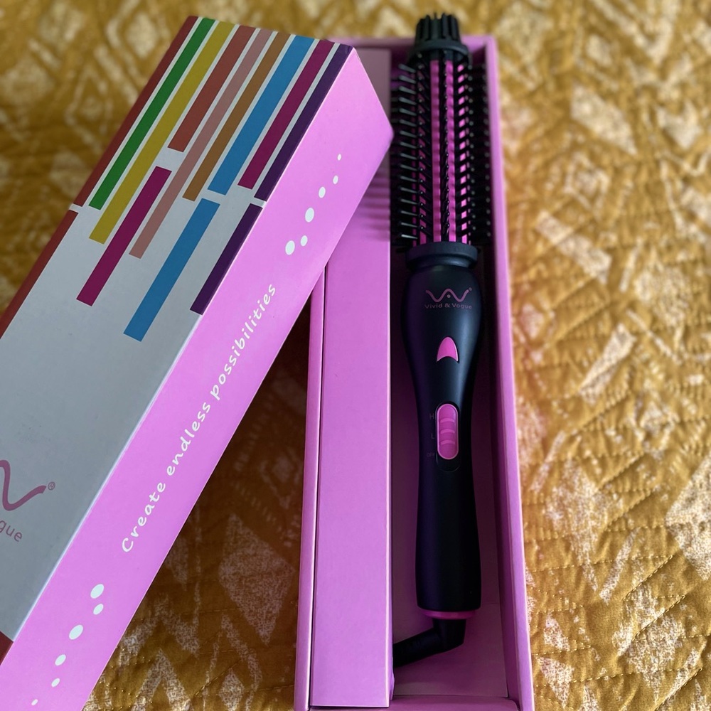 Vivid and Vogue hair curler